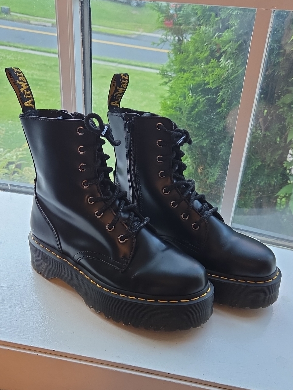 Dr. Marten's Jadon Platform Boot.  Size 9 Men.